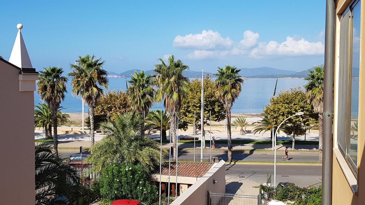 Appartamento In Centro Fronte Spiaggia Del Lido Con Terrazza Vista Mare E Wi-Fi アルゲーロ エクステリア 写真