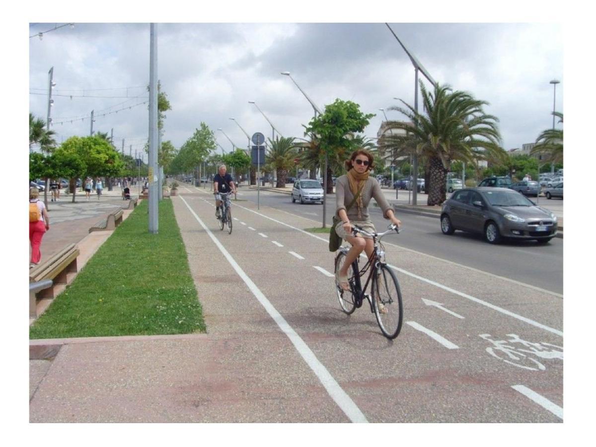 Appartamento In Centro Fronte Spiaggia Del Lido Con Terrazza Vista Mare E Wi-Fi アルゲーロ エクステリア 写真