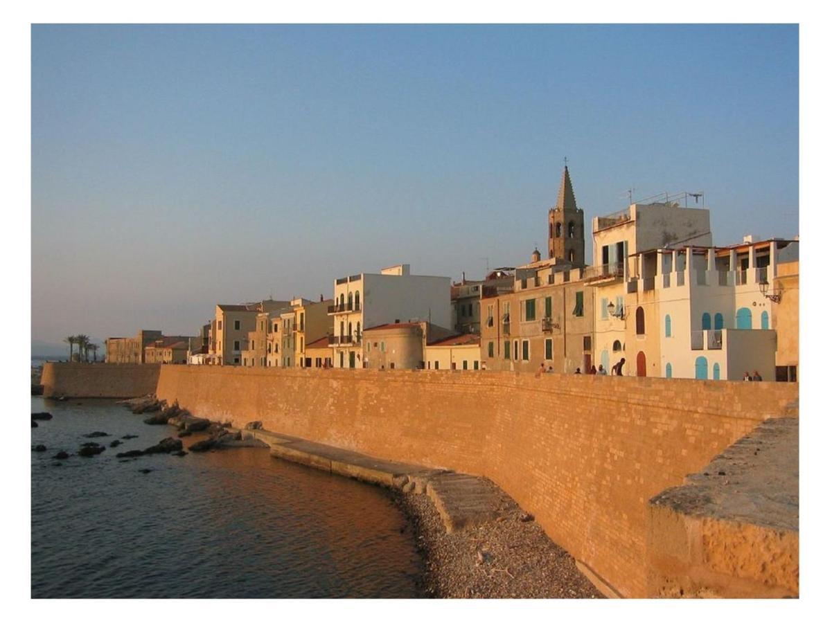 Appartamento In Centro Fronte Spiaggia Del Lido Con Terrazza Vista Mare E Wi-Fi アルゲーロ エクステリア 写真